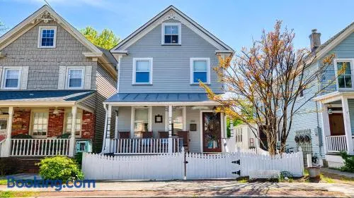 Lima Bean Cottage At 114 Yorke Avenue - Image 1