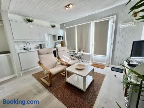 Little Haven, one bed chalet in Dartmouth, Devon - Image 1