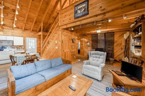 Lake View Cottage - Image 1