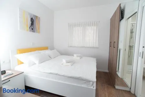 ZIMMER KAJ - Image 1