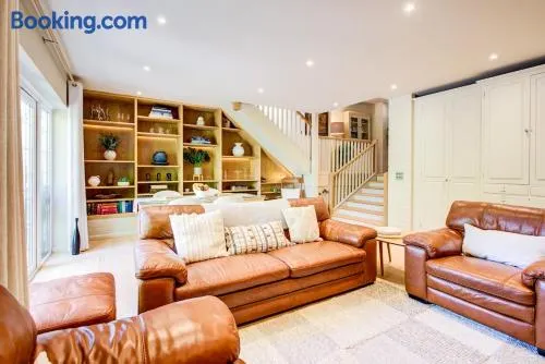Luxury Home, spectacular grounds, pool & hot tub - Image 1