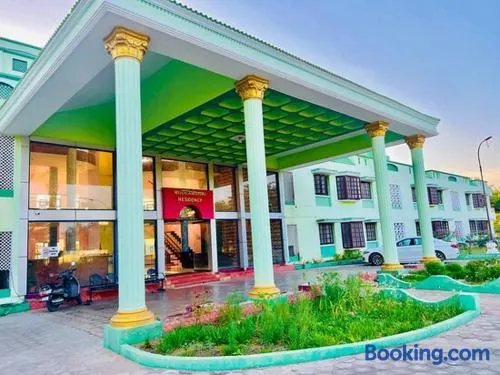 Mookambigai Hotels & Resorts - Image 1