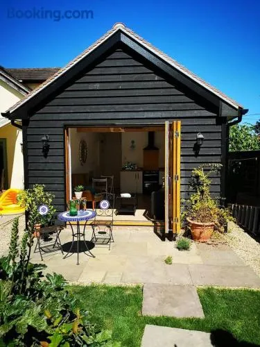 The Bird House at Woodburn Cottage - Image 1