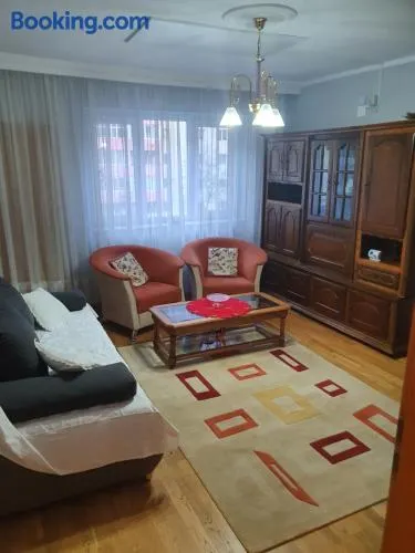 Apartament cu trei camere - Image 1