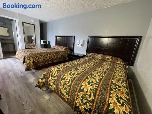 Towson East Motel - Image 1