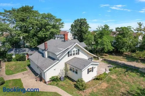 Beach house - 3BR Beach Gem - 30ft to Sand & Walk to Amusement Park - Image 1