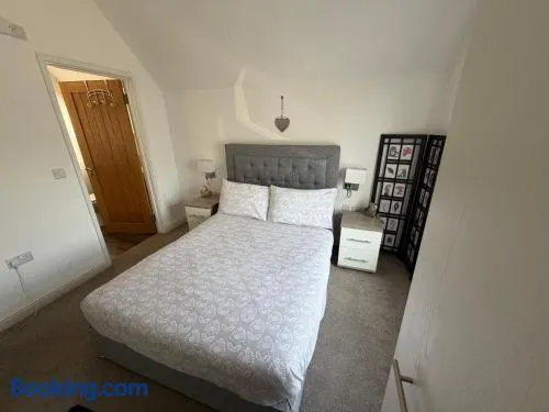 One Bed Flat Close to Station & River - Image 1