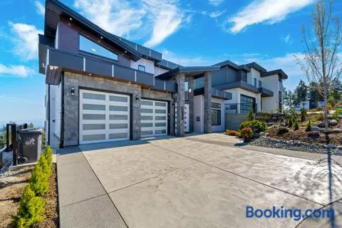 Luxury Home - Image 1
