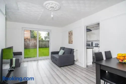 Quiet 3 bed house, pet friendly - Image 1