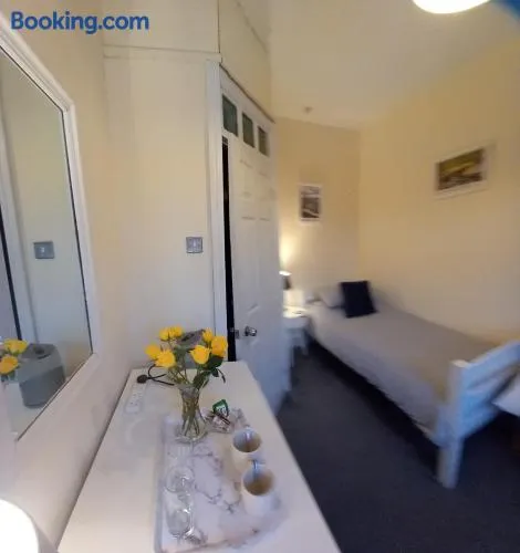 2 Bodwen Villas - Image 1