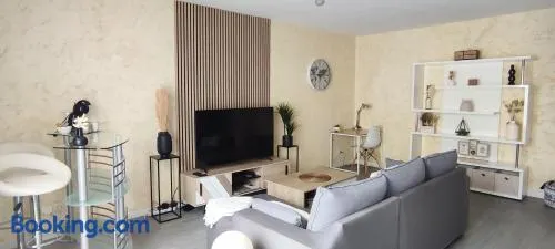 Cosy Appart - Proche Eurexpo - Balcon - Parking - Spacieux T2 - Image 1