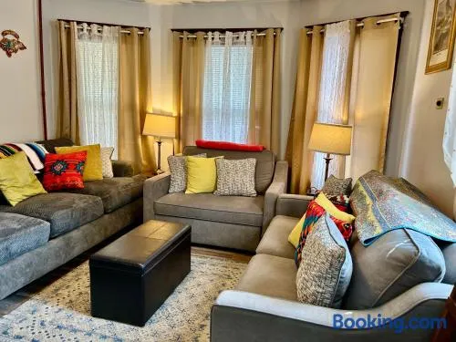 Cozy First Floor Apartment - Image 1