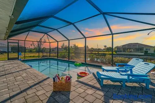 4bd Playhouse in Cape Coral with Heated Pool, 6 bikes, and 2 Kaya - Image 1