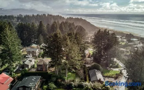 The NeahKahNie House - Meredith Lodging - Image 1