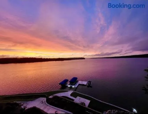 Lake Oconee Waterfront Apartment - Image 1