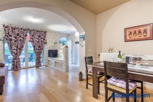 Agréable appartement avec terrasse | À côté de la plage - Image 1