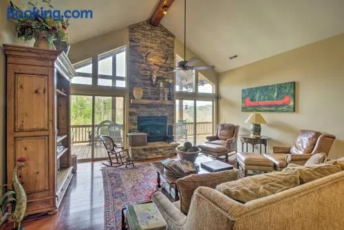 'Green Shadows' Scenic Whittier Condo w/Fireplace! - Image 1