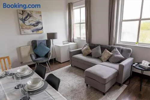 Luxury 2 Bed Apartment in City Center with Parking - Image 1