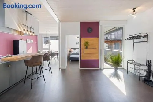 Casa Milla-Zentrales, modernes Loft in Langenthal -am Fluss mit Balkon, Parkplatz und grosser Küche - Image 1