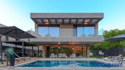 Luxury Villa Pearl 2 with infinity pool - Image 1