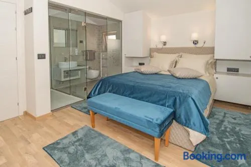 Fra&Kat Rooms - Image 1