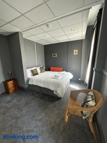 Manchester Stay Hotel - Free Parking - Image 1