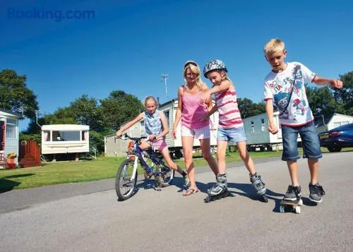Country Coastal Holidays - Families and Couples only - Image 1