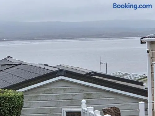 2 bedrooms caravan with a sea view - Image 1