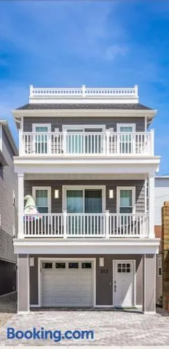 Cora's Beach Club - Image 1