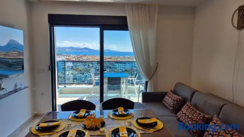 Luxury apartment with panoramic sea view emerald - Image 1