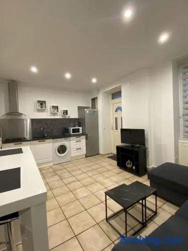 Appartement centre-ville Parking gratuit-Wifi - Image 1