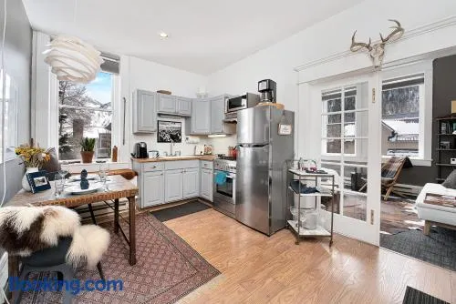 Miners Union 7 Downtown Condo w Mountain Views 1Br 1Ba Sleeps 2 - Image 1