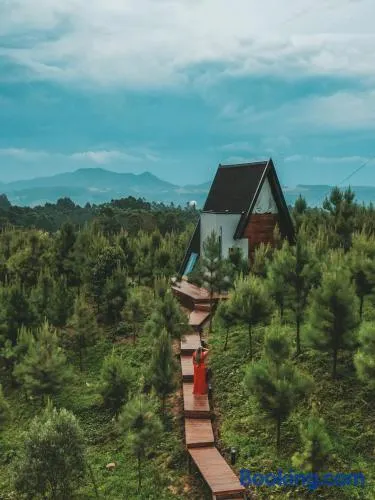 Cabana com hidromassagem na montanha - Image 1