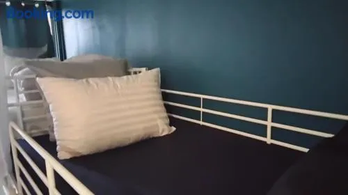 Male shared room daily stay from 8pm-10am - Image 1