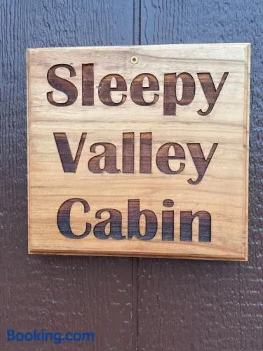 Sleepy Valley Cabin with Hot Tub & Scenic Views - Image 1