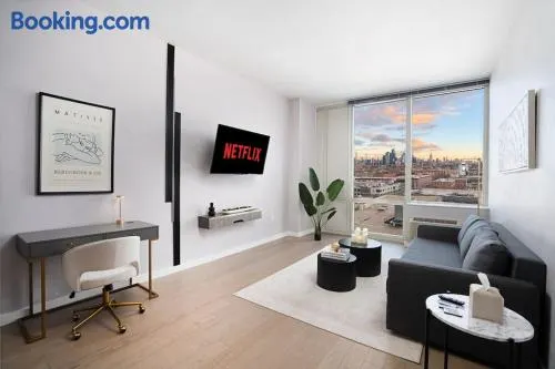 Empire State View - Luxury Apt - Shuttle to NYC - Image 1