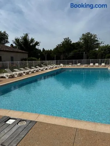 Appartement en bord de rivière, près des plages - Image 1