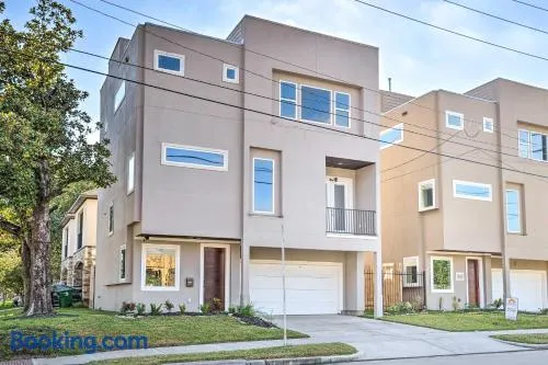 Modern & Spacious Houston Home - Pets Welcome! - Image 1
