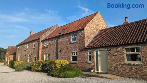 High Barn 6 bedrooms - Image 1