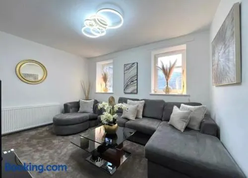 Cosy Hideaway - Image 1