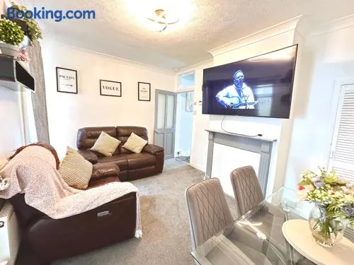 G&P City Luxury with 5G Wifi and Free Parking - Image 1