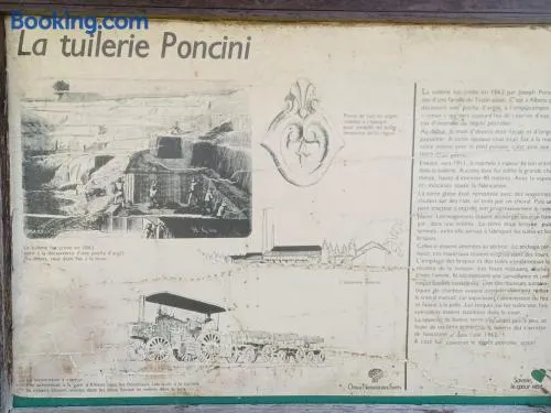 Chambre chez l'habitant dans l'ancienne Tuilerie Poncini - Image 1