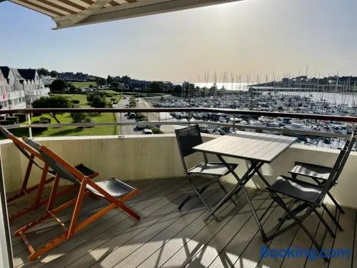 REF 048 - Appartement entièrement rénové pour six personnes vue mer et port Crouesty ARZON - Image 1