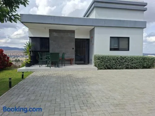 Casa Vista Bela em Bezerros 4 qts com ar 10 pessoas - Image 1