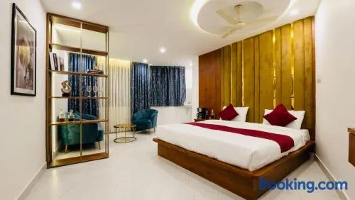 hotel ak grand - Image 1