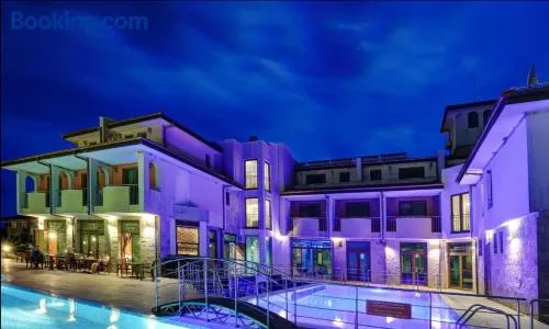 Family Hotel Lalov Egrek - Image 1