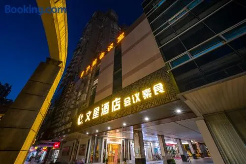 Winsome Hotel Guangzhou South China Normal University Metro Branch - Free shuttle bus service during the Canton Fair - Paid airport pickup service available - Image 1