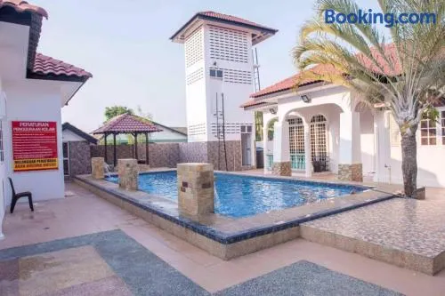 Wan Danisha Villa Inn - Image 1