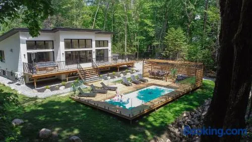 Le Singapour - Cottage Resort - Brownsburg-Chatham - Image 1