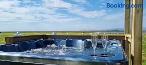 Hítarneskot - Private hot tub Cottages - Image 1